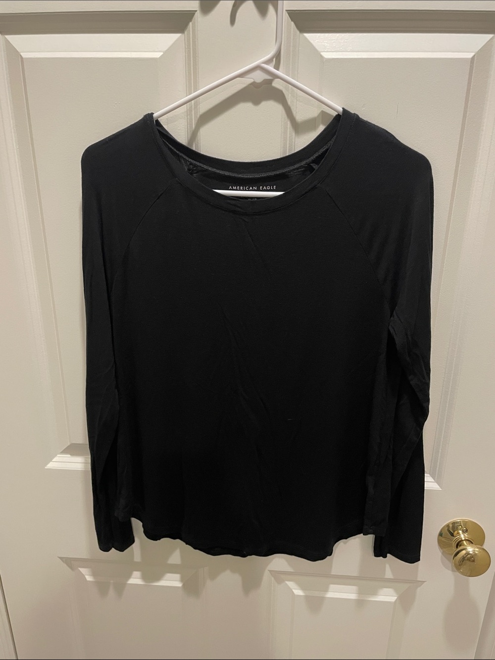 American Eagle Outfitters Black Long-Sleeve Crewneck Top